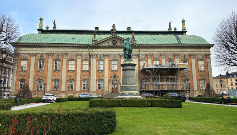 Den svenska adeln återuppstår